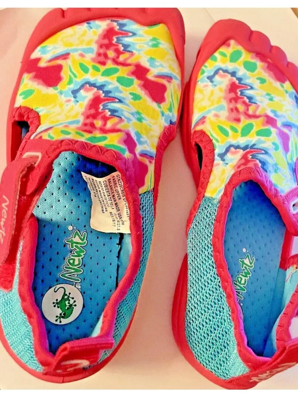 Girls Newitz 9/10 Pink Tie-Dye Swim Water Shoes Bumper Toes Vibrant Color Summer